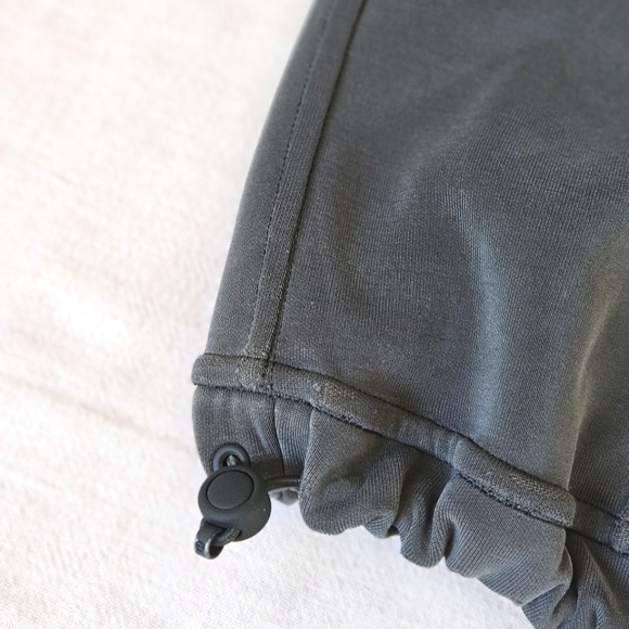 LULULEMON Half-Zip Pullover - Picture 8 of 10